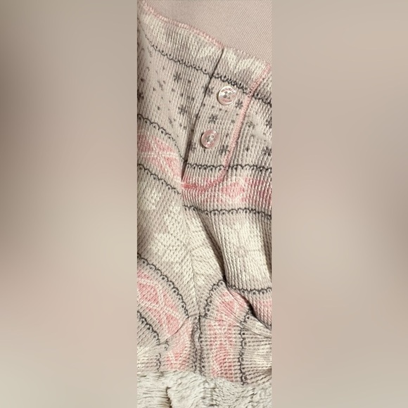 Victoria's Secret Snowflake Print Pink and Gray Pajama Pants - Picture 10 of 12